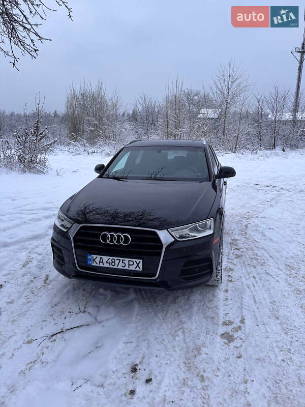 Внедорожник / Кроссовер Audi Q3 2015 в Киеве