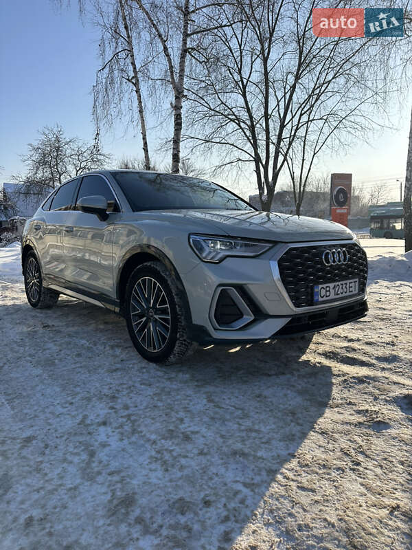 Внедорожник / Кроссовер Audi Q3 2021 в Чернигове
