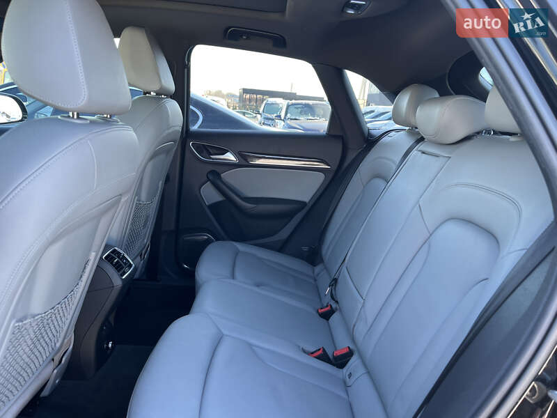 Внедорожник / Кроссовер Audi Q3 2015 в Львове