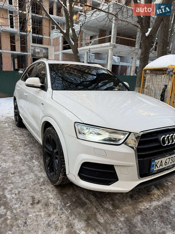 Внедорожник / Кроссовер Audi Q3 2017 в Киеве