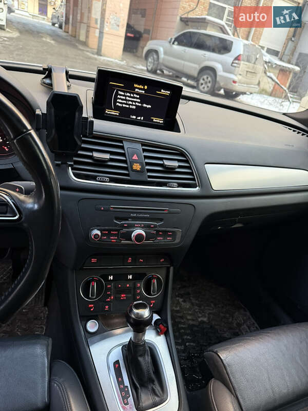 Внедорожник / Кроссовер Audi Q3 2017 в Киеве