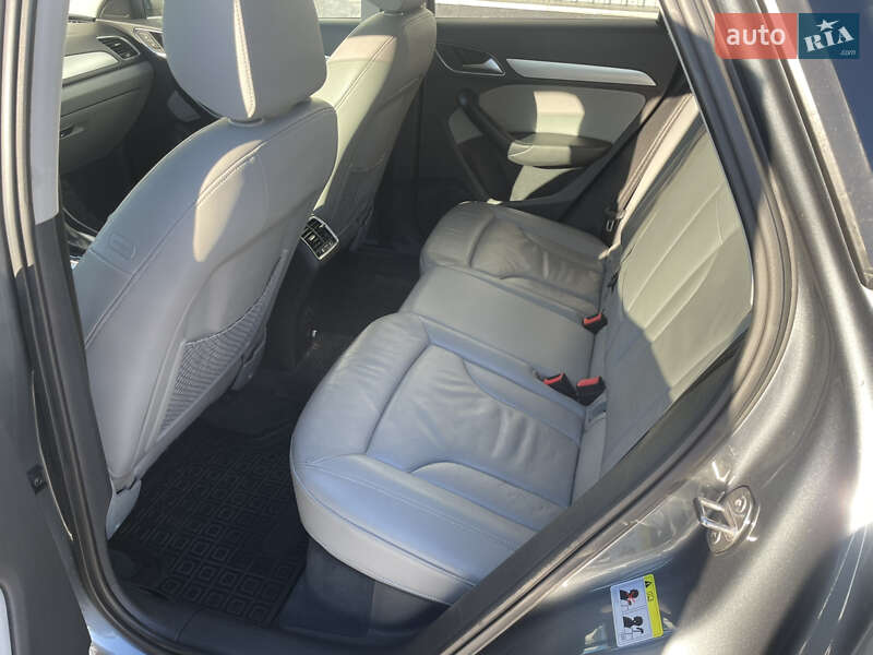 Внедорожник / Кроссовер Audi Q3 2015 в Виноградове