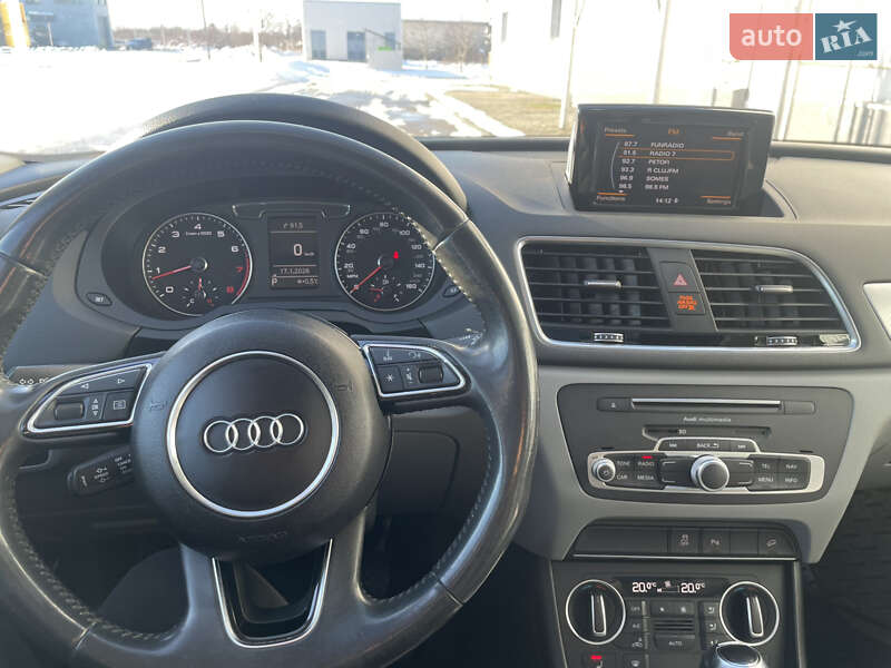 Внедорожник / Кроссовер Audi Q3 2015 в Виноградове