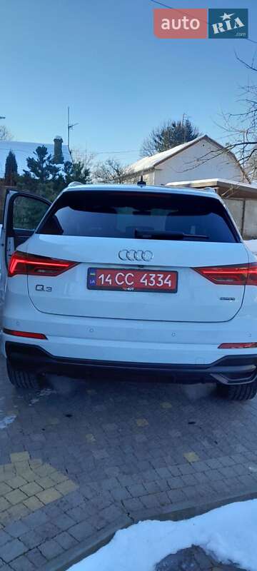 Внедорожник / Кроссовер Audi Q3 2021 в Стрые