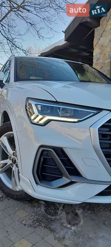 Внедорожник / Кроссовер Audi Q3 2021 в Стрые