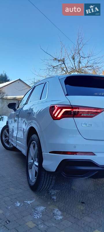 Внедорожник / Кроссовер Audi Q3 2021 в Стрые