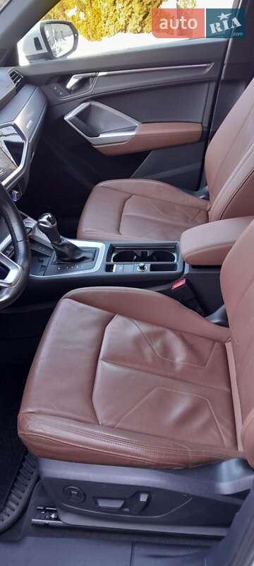 Внедорожник / Кроссовер Audi Q3 2021 в Стрые