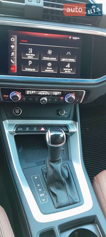 Внедорожник / Кроссовер Audi Q3 2021 в Стрые