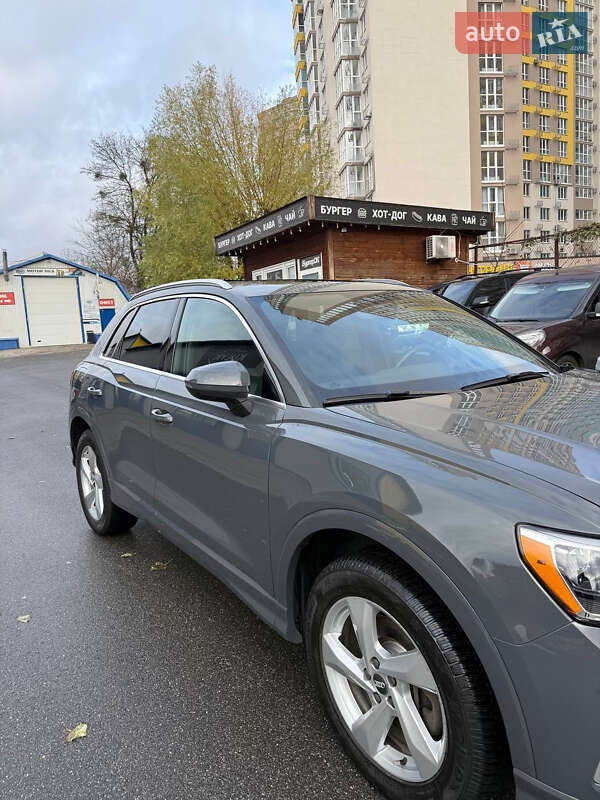 Внедорожник / Кроссовер Audi Q3 2019 в Камне-Каширском