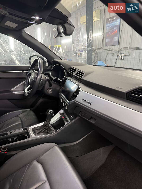 Внедорожник / Кроссовер Audi Q3 2019 в Камне-Каширском