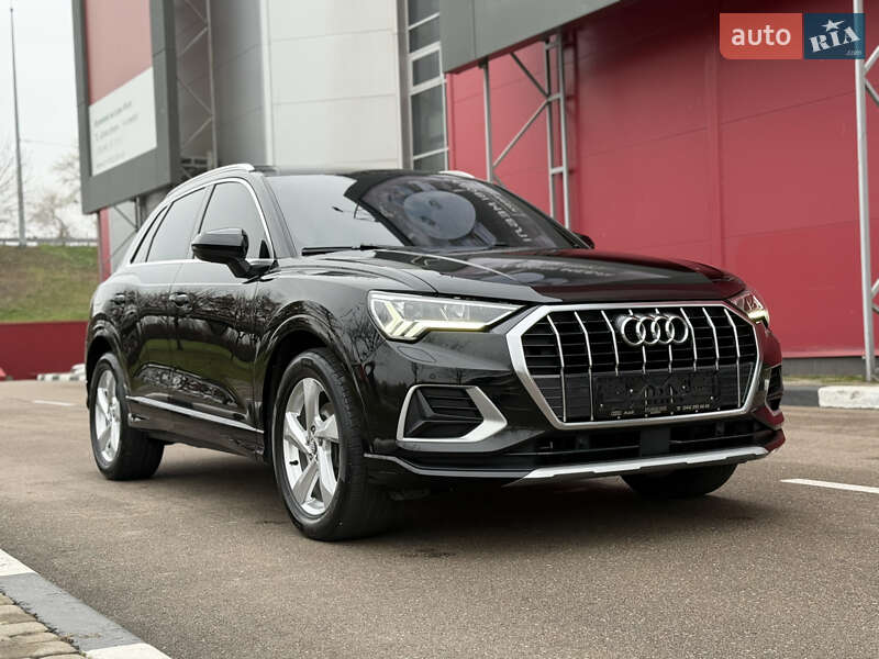 Внедорожник / Кроссовер Audi Q3 2020 в Киеве