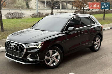 Внедорожник / Кроссовер Audi Q3 2020 в Киеве