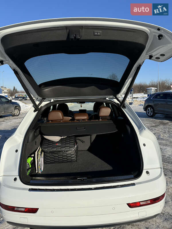 Внедорожник / Кроссовер Audi Q3 2018 в Львове