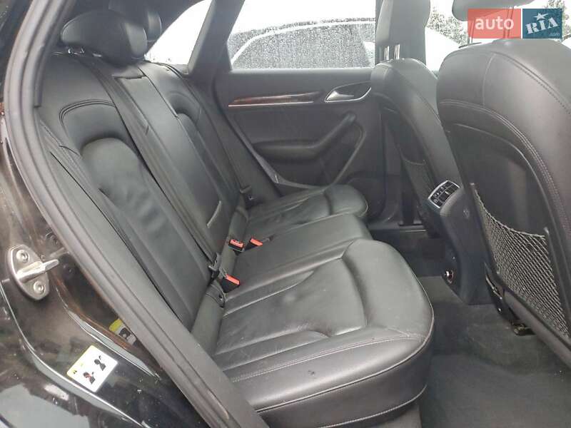 Внедорожник / Кроссовер Audi Q3 2017 в Днепре