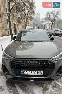 Внедорожник / Кроссовер Audi Q3 2021 в Киеве