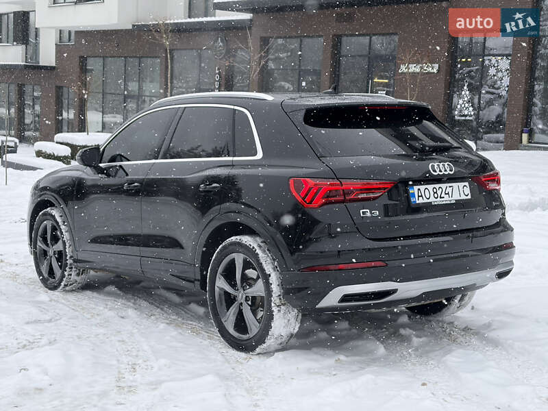 Внедорожник / Кроссовер Audi Q3 2019 в Ужгороде