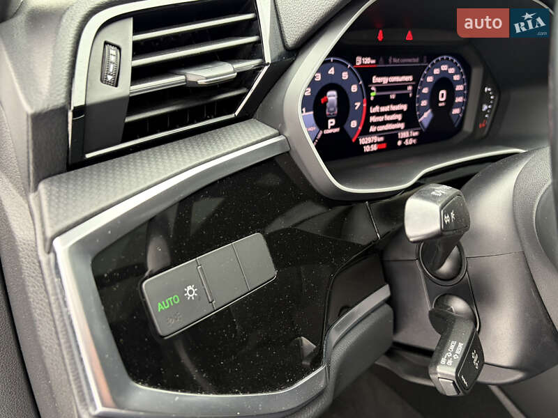 Внедорожник / Кроссовер Audi Q3 2019 в Ужгороде