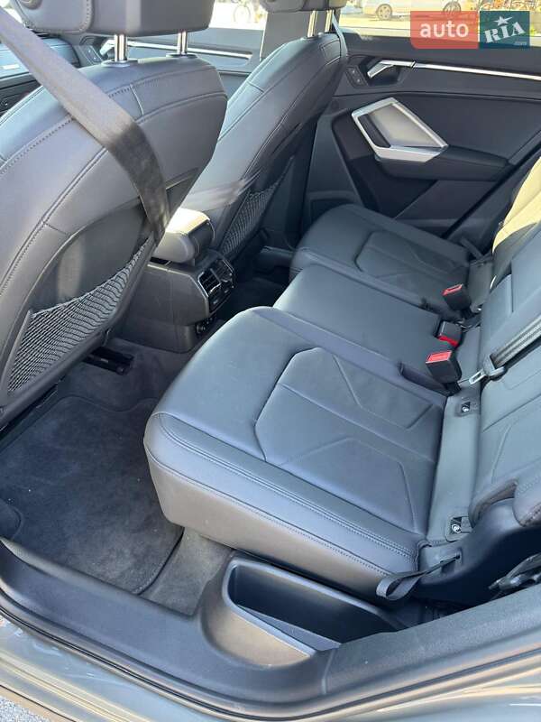 Внедорожник / Кроссовер Audi Q3 2024 в Новомосковске фото 10 Внедорожник / Кроссовер Audi Q3 2024 в Новомосковске