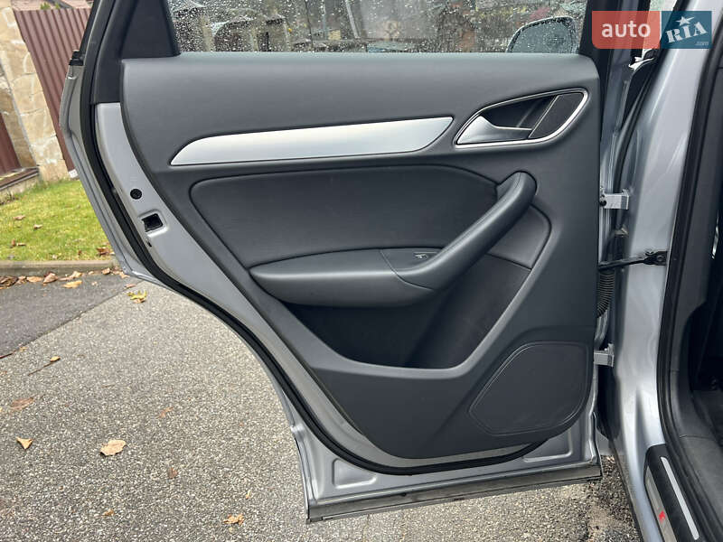 Позашляховик / Кросовер Audi Q3 2017 в Києві