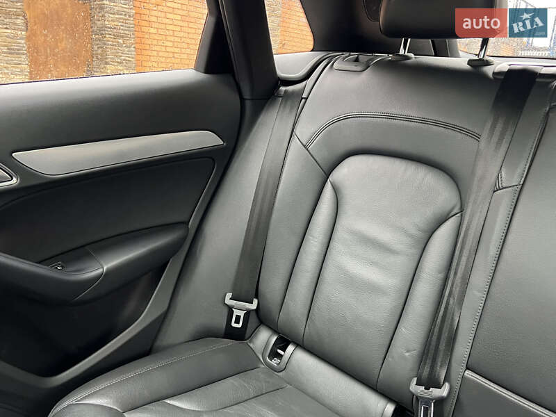 Позашляховик / Кросовер Audi Q3 2017 в Києві