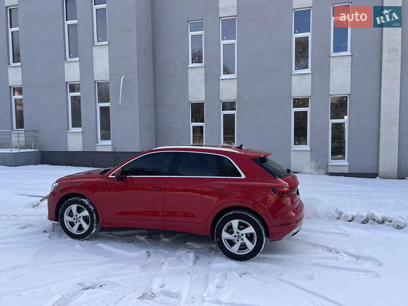 Внедорожник / Кроссовер Audi Q3 2019 в Сумах