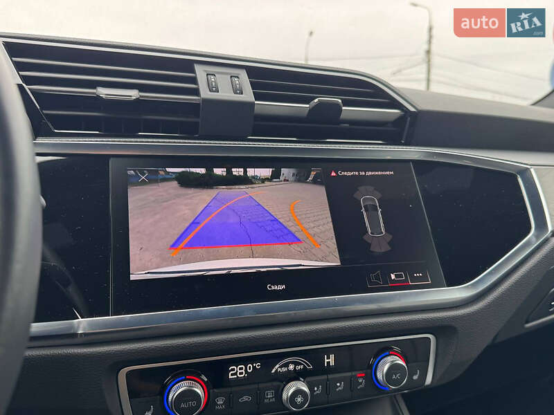 Внедорожник / Кроссовер Audi Q3 2024 в Киеве