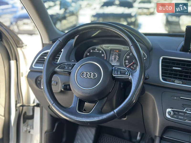 Позашляховик / Кросовер Audi Q3 2015 в Харкові