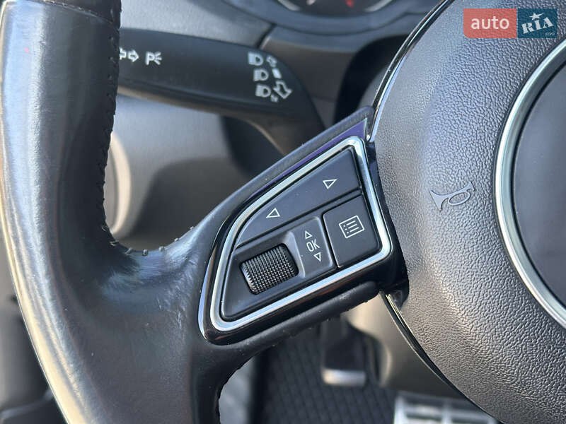 Позашляховик / Кросовер Audi Q3 2015 в Харкові