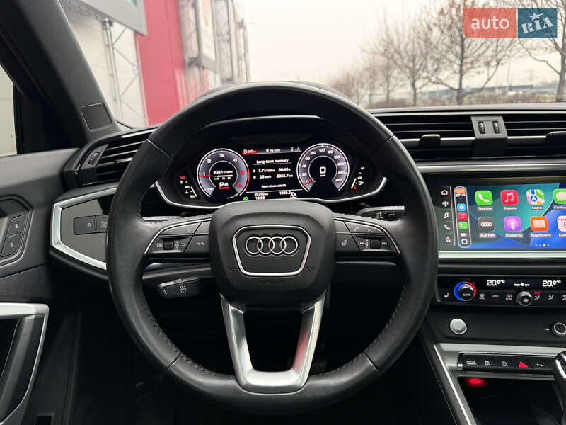 Внедорожник / Кроссовер Audi Q3 2020 в Киеве