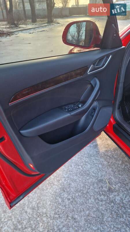 Внедорожник / Кроссовер Audi Q3 2016 в Николаеве