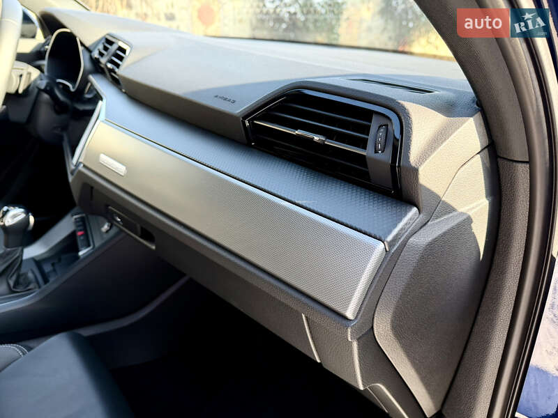 Позашляховик / Кросовер Audi Q3 2024 в Чернівцях