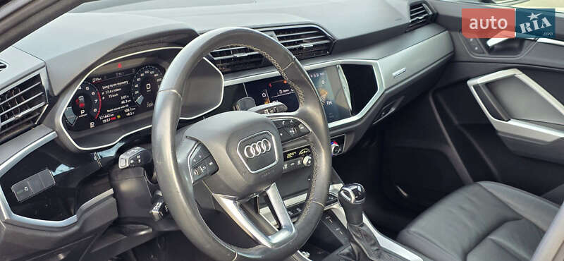 Позашляховик / Кросовер Audi Q3 2022 в Старому Самборі