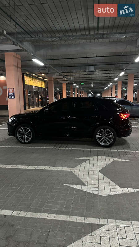 Позашляховик / Кросовер Audi Q3 2024 в Києві