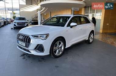 Позашляховик / Кросовер Audi Q3 2022 в Дніпрі
