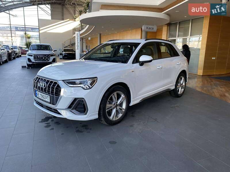 Позашляховик / Кросовер Audi Q3 2022 в Дніпрі