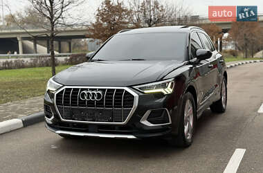 Внедорожник / Кроссовер Audi Q3 2020 в Киеве