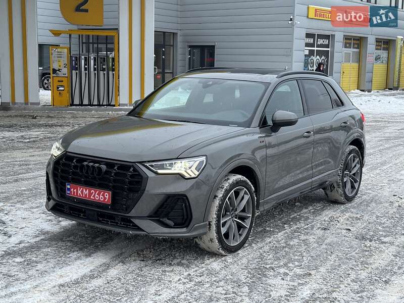 Внедорожник / Кроссовер Audi Q3 2024 в Киеве