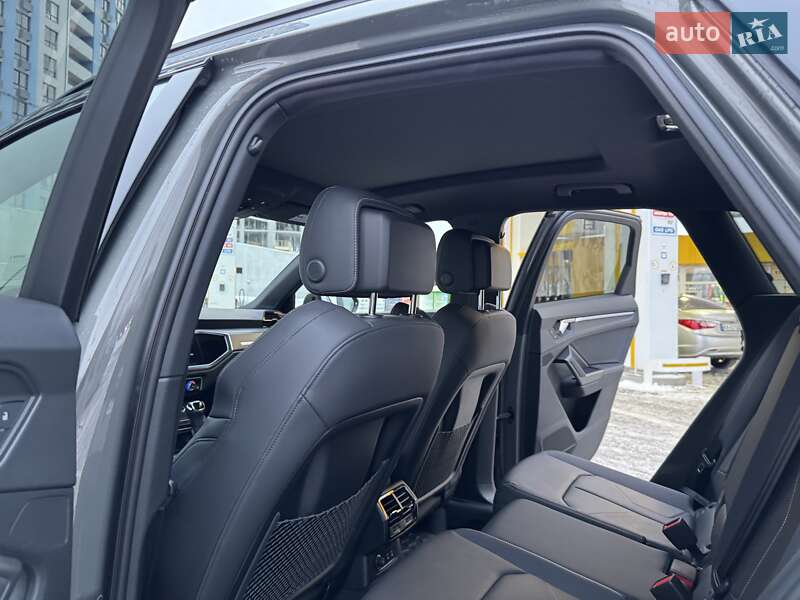Внедорожник / Кроссовер Audi Q3 2024 в Киеве