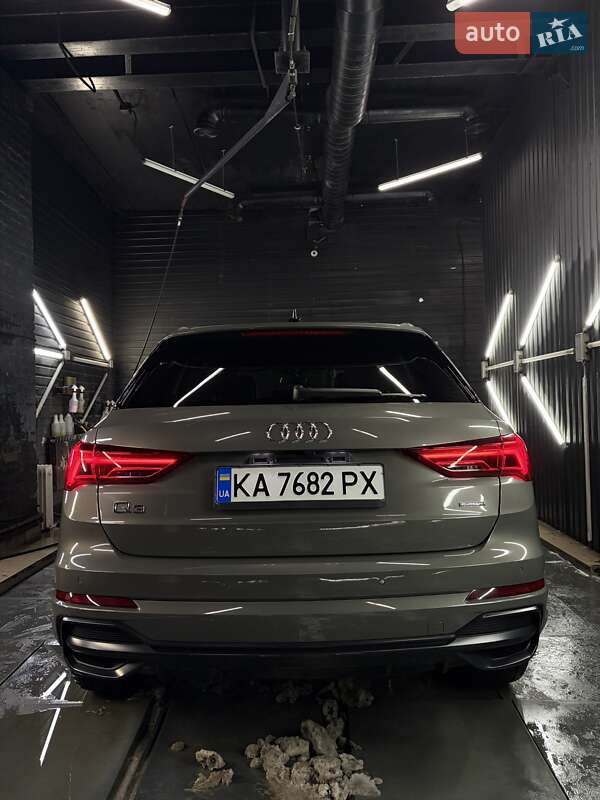 Позашляховик / Кросовер Audi Q3 2022 в Києві