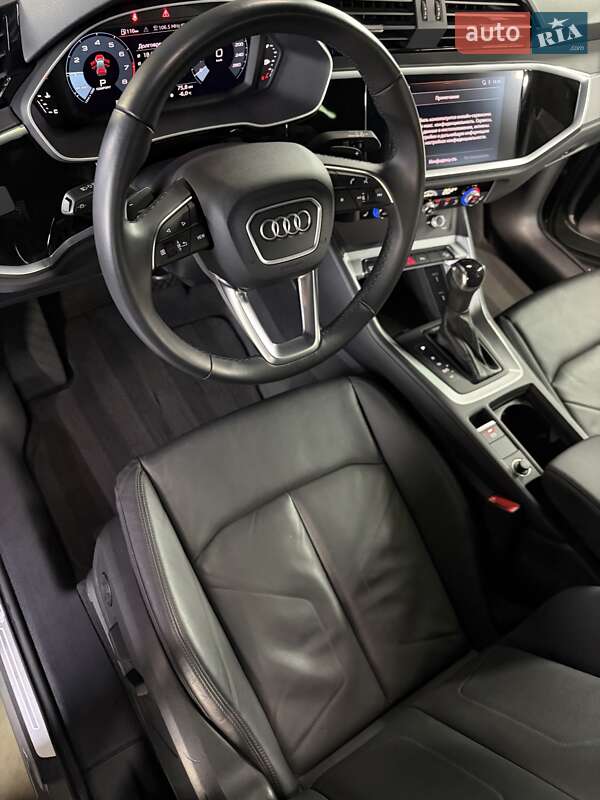 Позашляховик / Кросовер Audi Q3 2022 в Києві