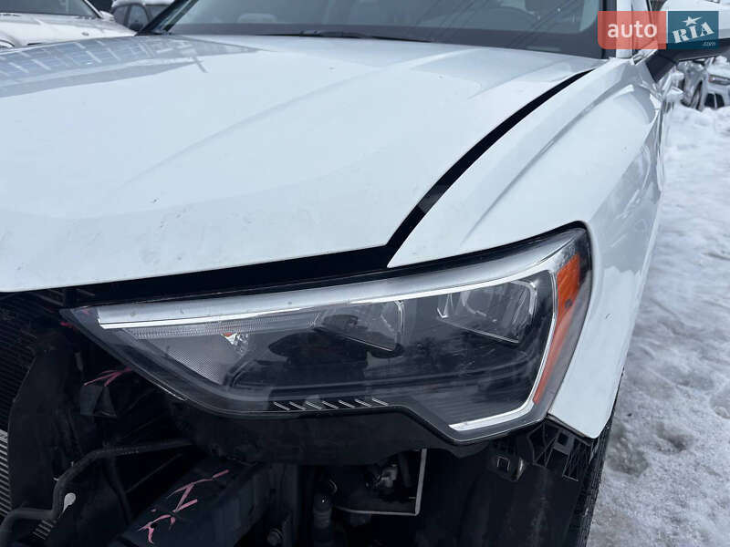 Позашляховик / Кросовер Audi Q3 2019 в Стрию