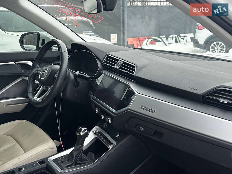 Позашляховик / Кросовер Audi Q3 2019 в Стрию