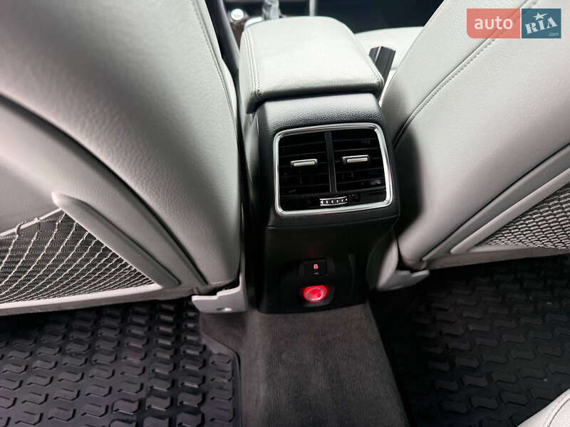 Внедорожник / Кроссовер Audi Q3 2016 в Стрые