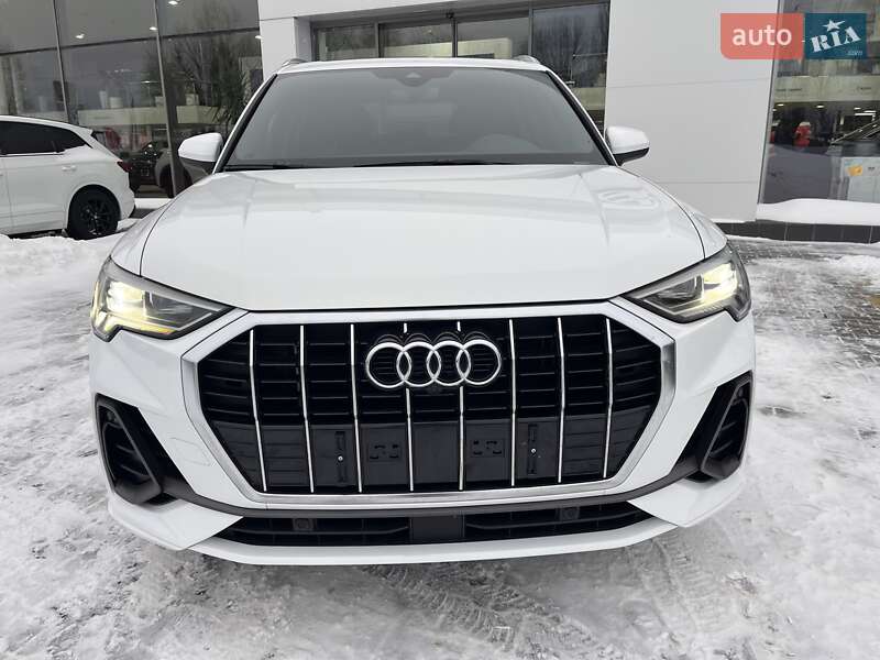Позашляховик / Кросовер Audi Q3 2021 в Житомирі