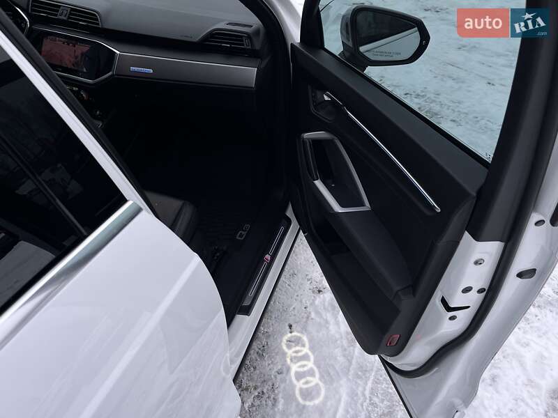 Позашляховик / Кросовер Audi Q3 2021 в Житомирі