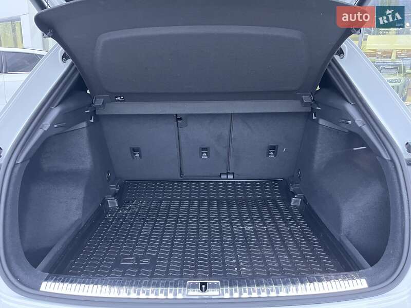 Позашляховик / Кросовер Audi Q3 2021 в Житомирі