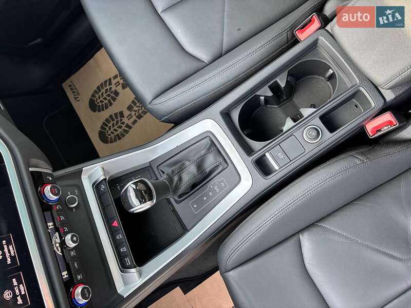 Позашляховик / Кросовер Audi Q3 2020 в Стрию