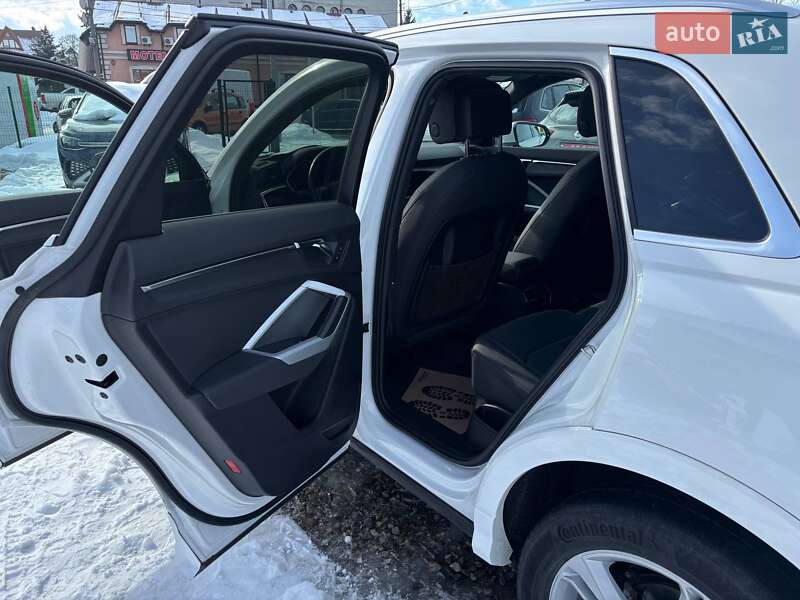 Позашляховик / Кросовер Audi Q3 2020 в Стрию