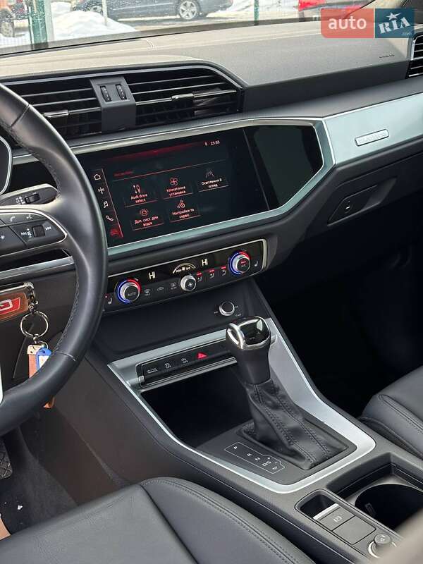 Позашляховик / Кросовер Audi Q3 2020 в Стрию