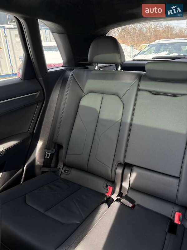 Позашляховик / Кросовер Audi Q3 2020 в Стрию